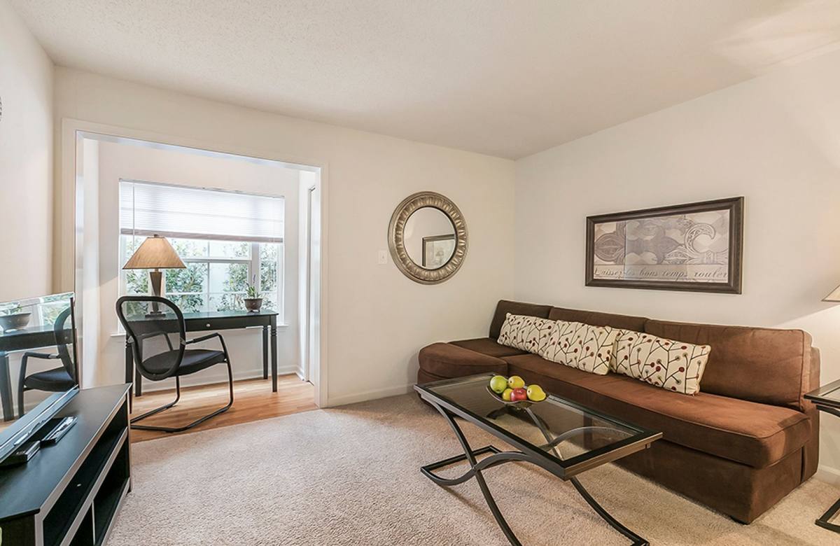 Apartment for rent at 3401 Edenborn, Metairie, LA 70002