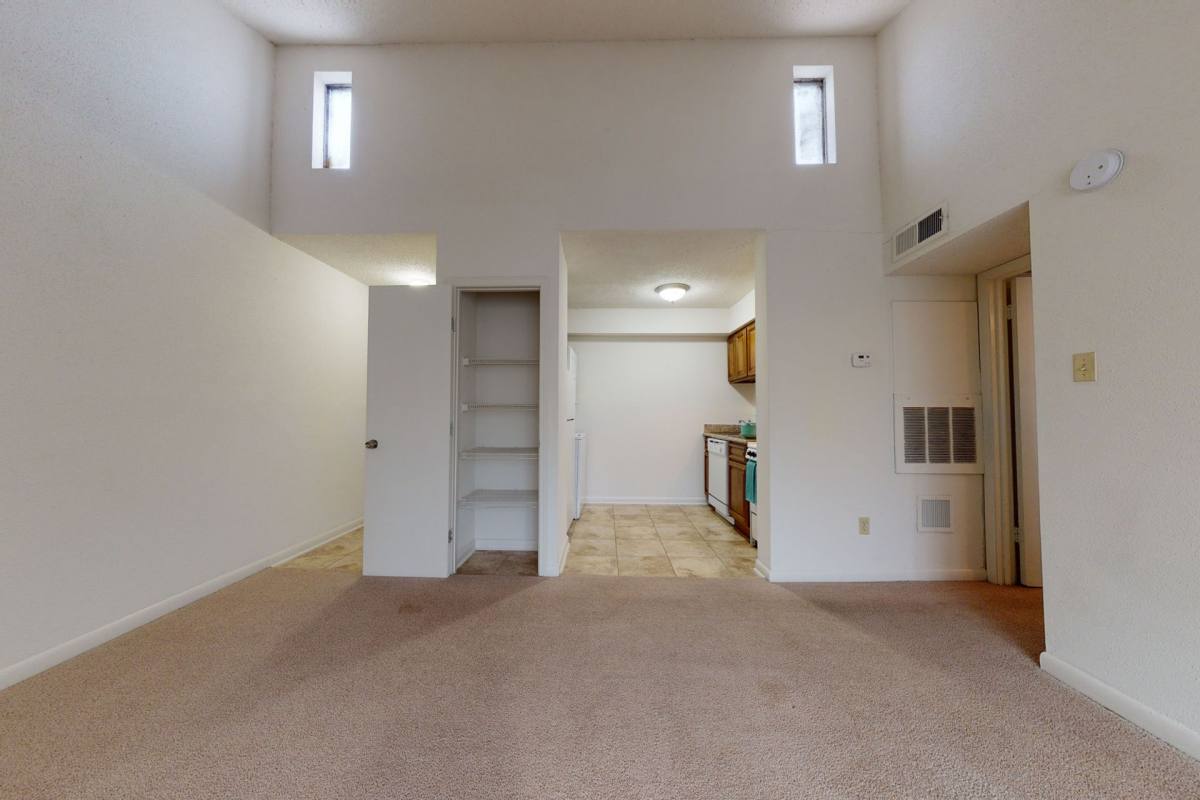 Apartment for rent at 1441 Lake Ave, Metairie, LA 70005