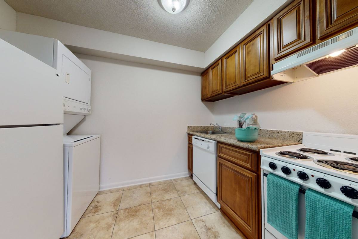 Apartment for rent at 1441 Lake Ave, Metairie, LA 70005
