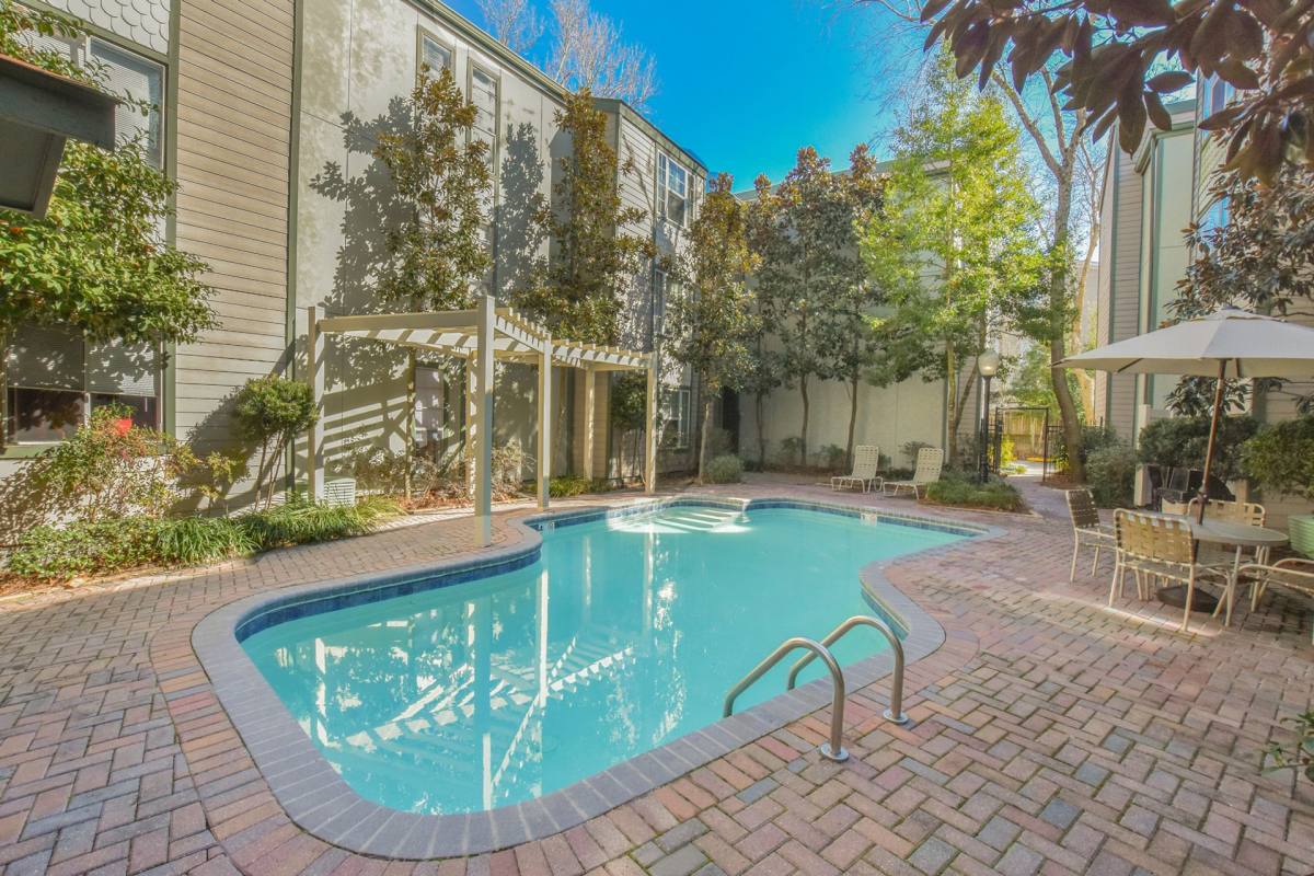 Apartment for rent at 1441 Lake Ave, Metairie, LA 70005