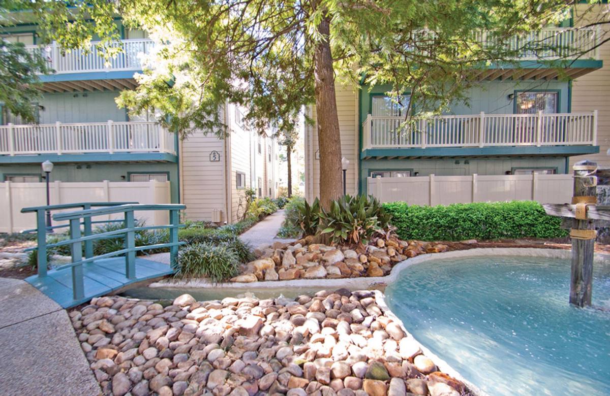 Apartment for rent at 6826 Veterans Blvd, Metairie, LA 70003