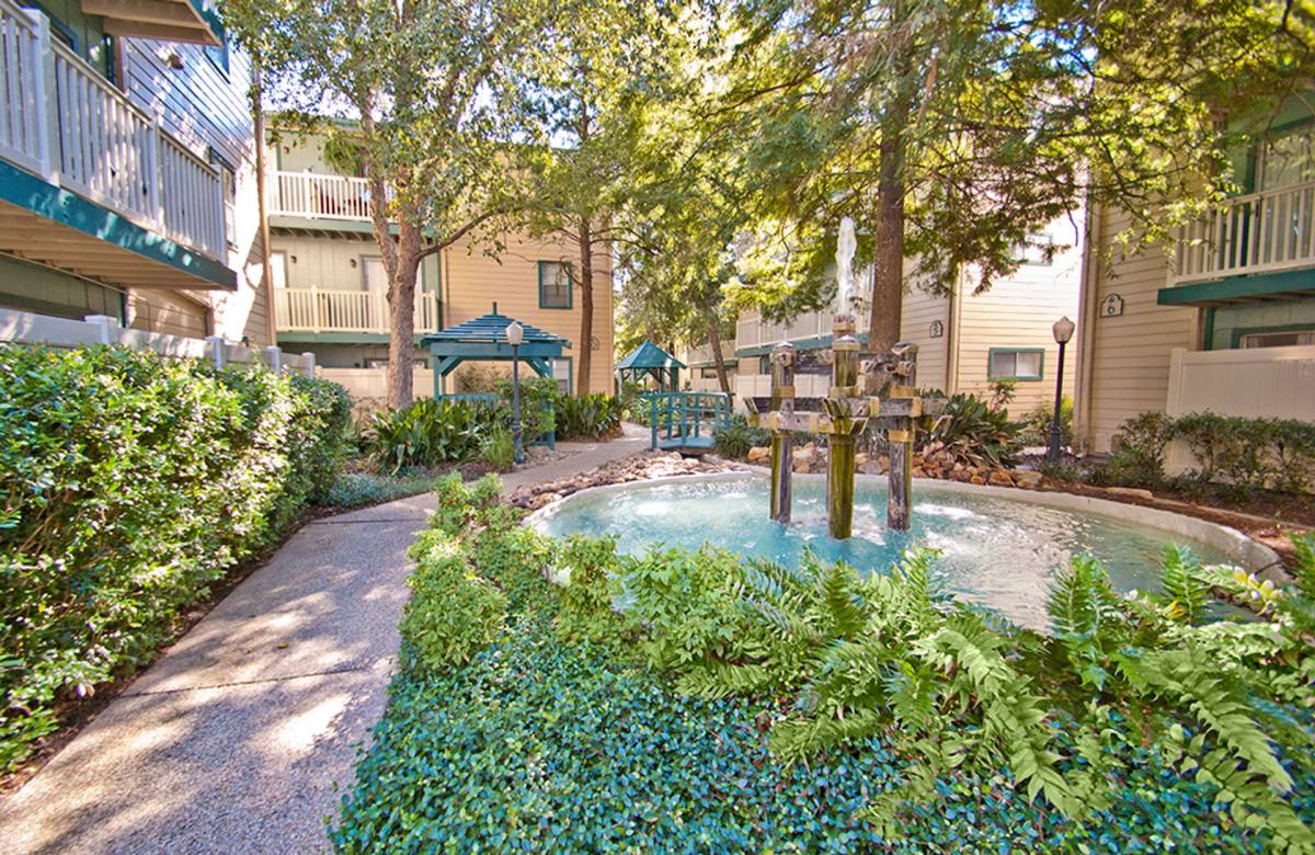 Apartment for rent at 6826 Veterans Blvd, Metairie, LA 70003