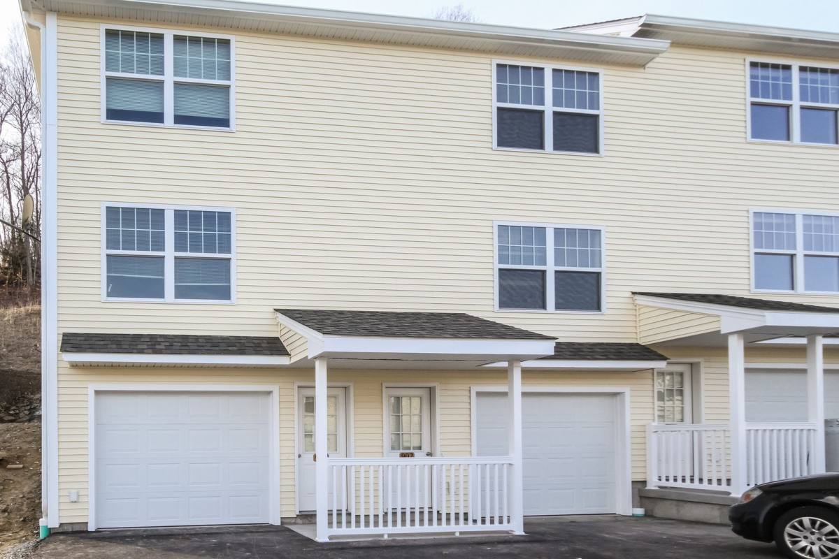 Townhouse for rent at 101-1110 River View Lane, Norwich, CT 06360