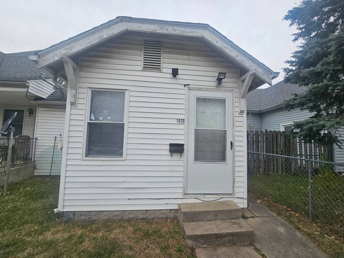 Apartment for rent at 1020 W 5th St, Anderson, IN 46016