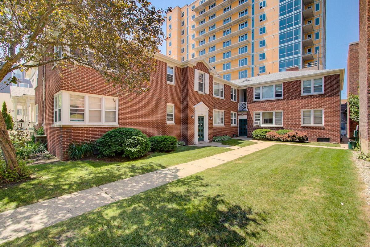 Apartment for rent at 1847-49 N Prospect Ave, Milwaukee, WI 53202