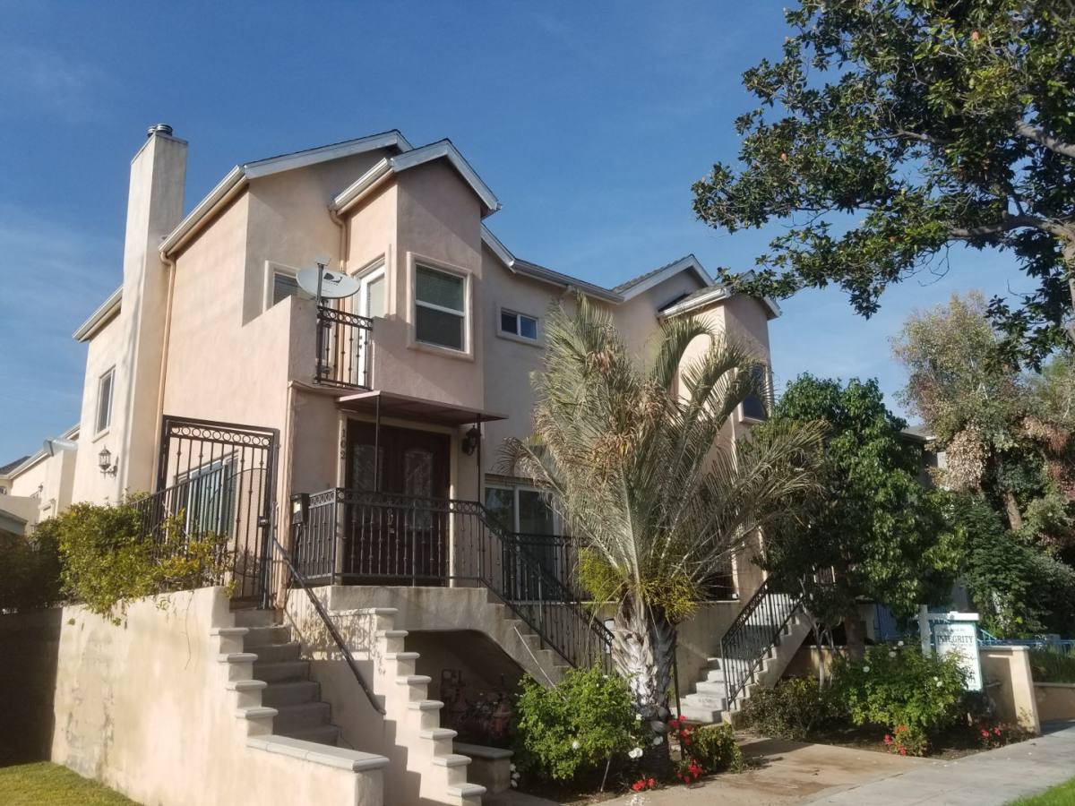 Apartment for rent at 267 W Ash Ave, Burbank, CA 91502