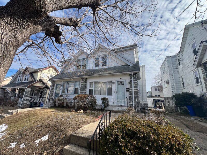 House for rent at 117 N Fairview Ave, Upper Darby, PA 19082