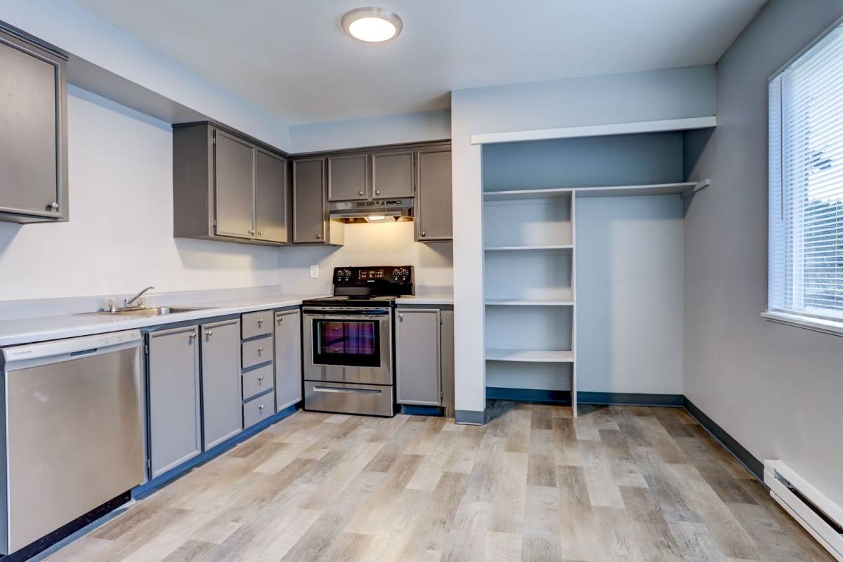 Apartment for rent at 16711 SE Powell Blvd, Portland, OR 97236