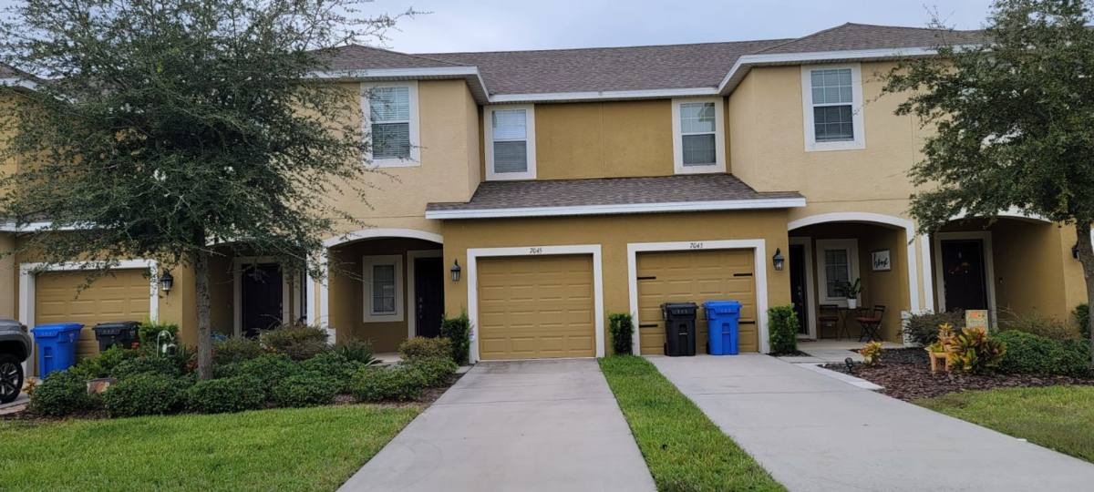 Townhouse for rent at 7045 Towne Lake Dr, Riverview, FL 33578