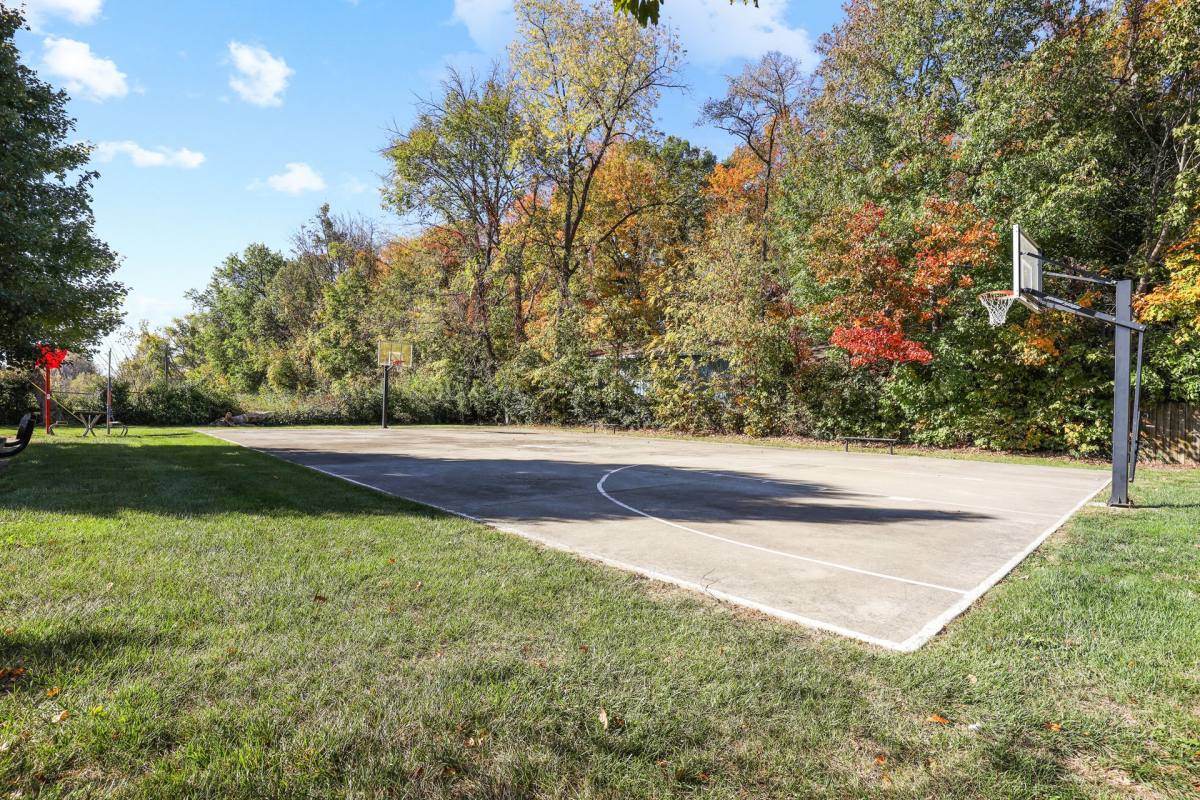 Townhouse for rent at 212 Churchill Dr, Mooresville, IN 46158