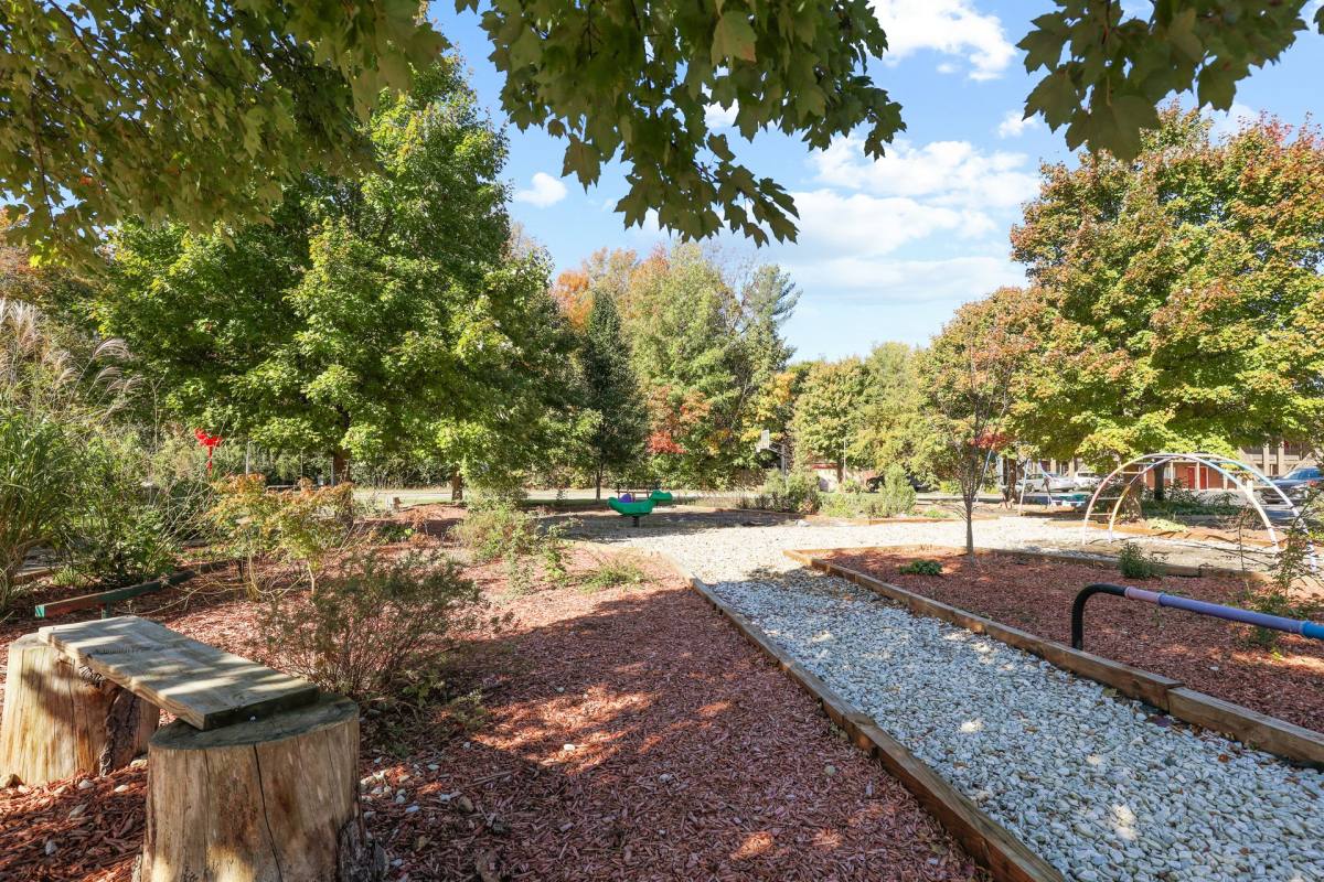 Townhouse for rent at 212 Churchill Dr, Mooresville, IN 46158