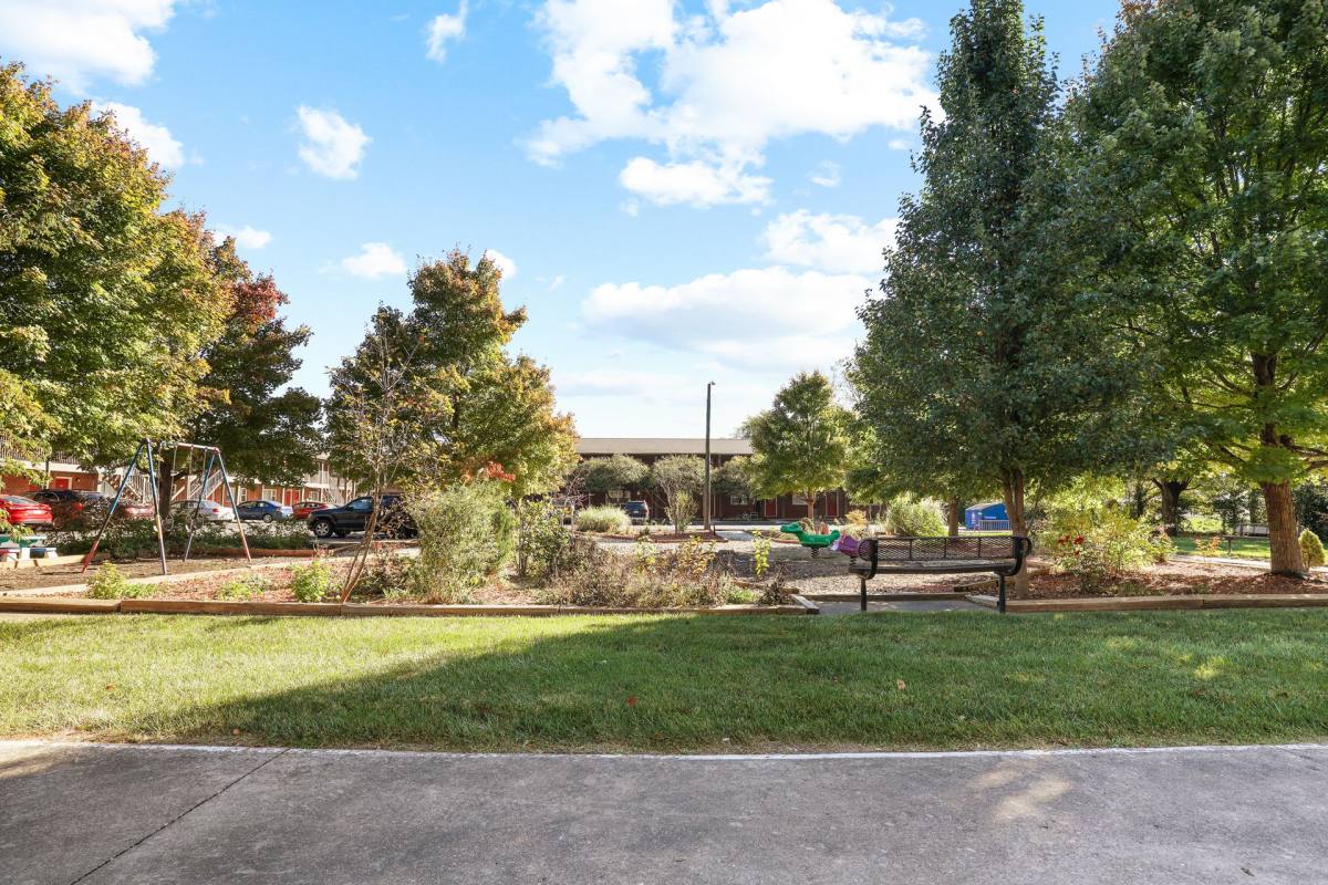 Townhouse for rent at 212 Churchill Dr, Mooresville, IN 46158