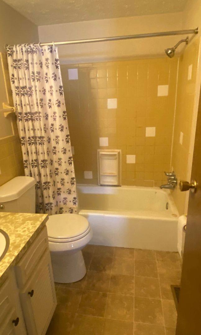 Apartment for rent at 619-623 8th St NW, Canton, OH 44703
