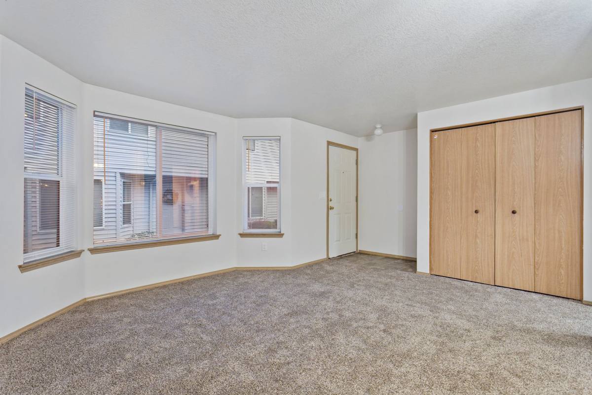 Townhouse for rent at 201 NE 148th Ave, Portland, OR 97230