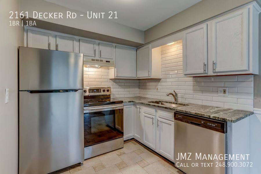 Apartment for rent at 2161 Decker Rd #21, Walled Lake, MI 48390