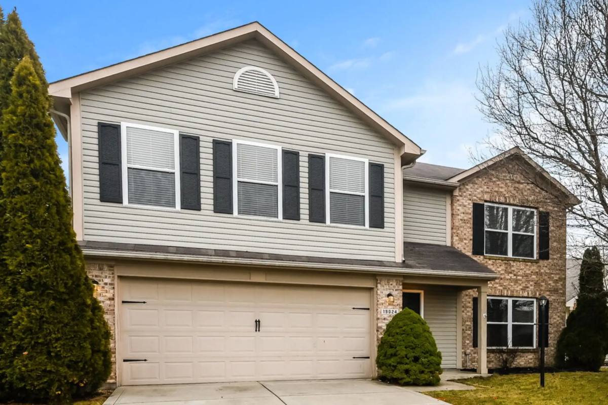 House for rent at 19024 Prairie Crossing Dr, Noblesville, IN 46062