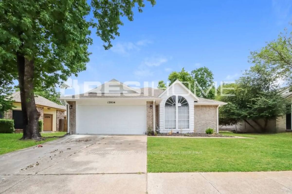 House for rent at 13954 Dentwood Dr, Houston, TX 77014