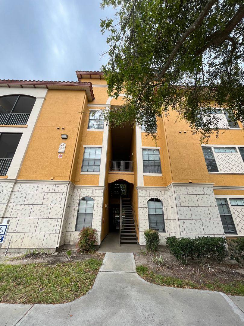 Condo for rent at 6169 Metrowest Blvd, Orlando, FL 32835