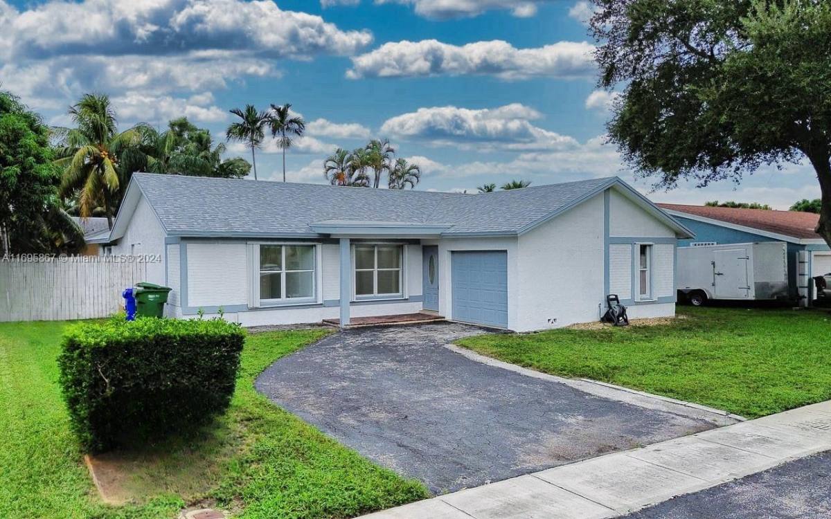 House for rent at 8440 NW 4th St, Hollywood, FL 33024