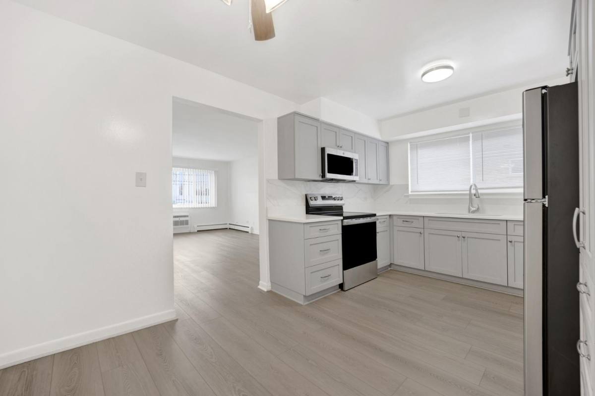 Apartment for rent at 1608 Ogden Ave, Downers Grove, IL 60515