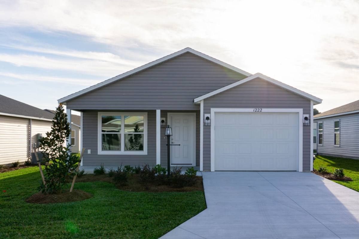 House for rent at 1222 Eunice St, Okahumpka, FL 34762