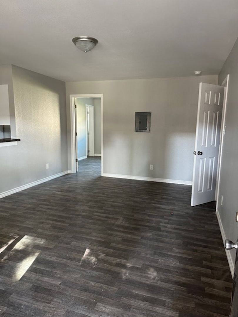 Apartment for rent at 821 & 831 S Nursery Rd, Irving, TX 75060