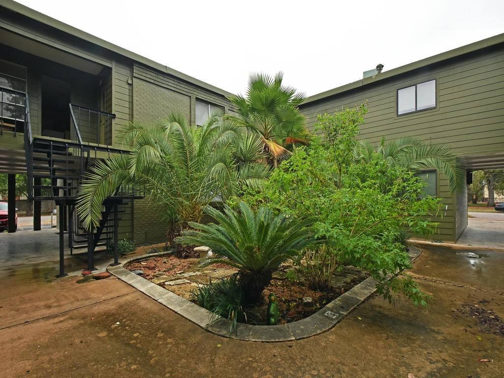 Apartment for rent at 303 W 40th St, Austin, TX 78751
