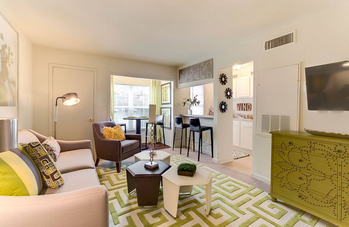 Apartment for rent at 2401 Houma Blvd, Metairie, LA 70001