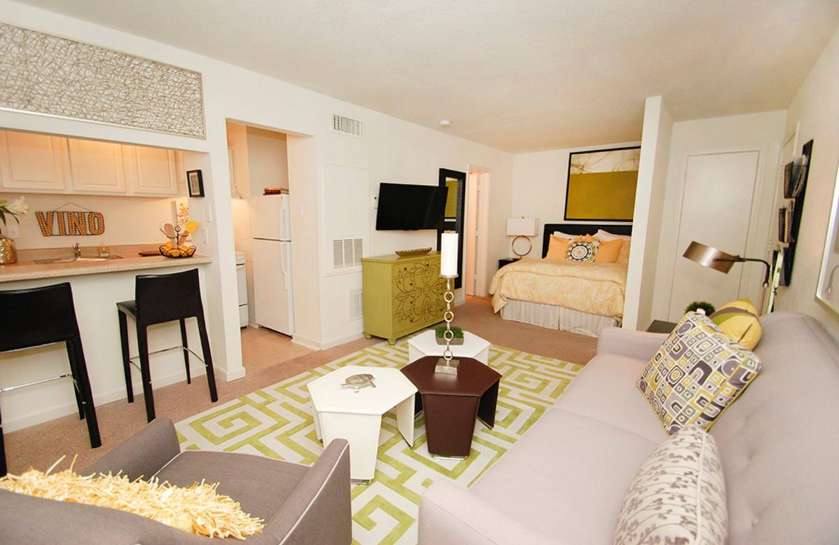 Apartment for rent at 2401 Houma Blvd, Metairie, LA 70001
