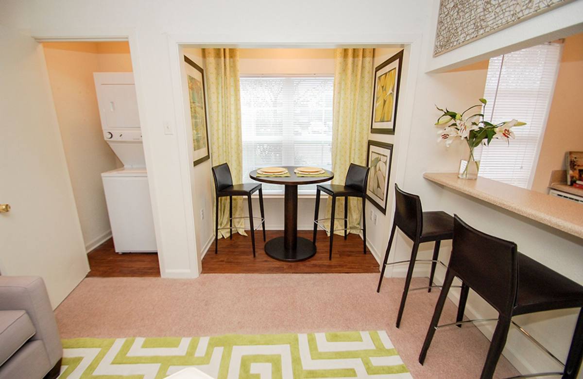 Apartment for rent at 2401 Houma Blvd, Metairie, LA 70001