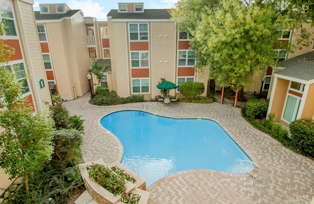 Apartment for rent at 2401 Houma Blvd, Metairie, LA 70001