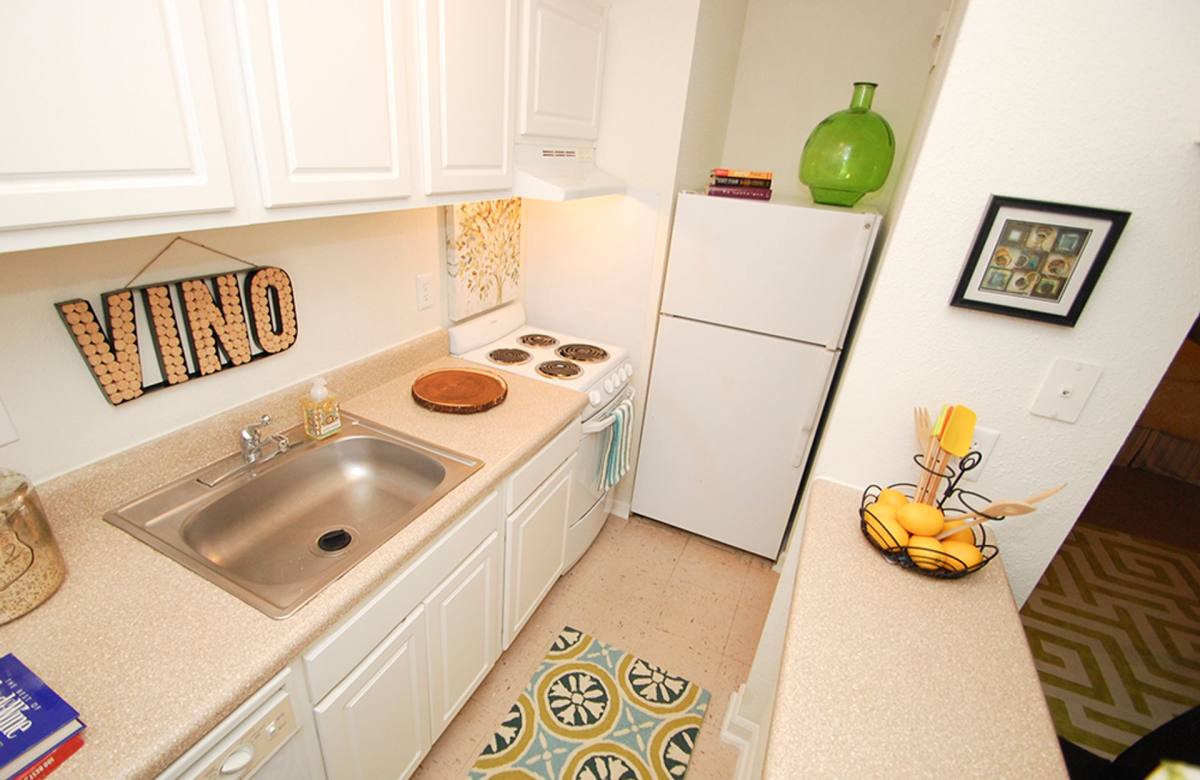 Apartment for rent at 2401 Houma Blvd, Metairie, LA 70001