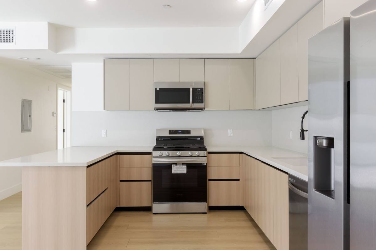 Apartment for rent at 7510 Sepulveda Blvd, Van Nuys, CA 91405