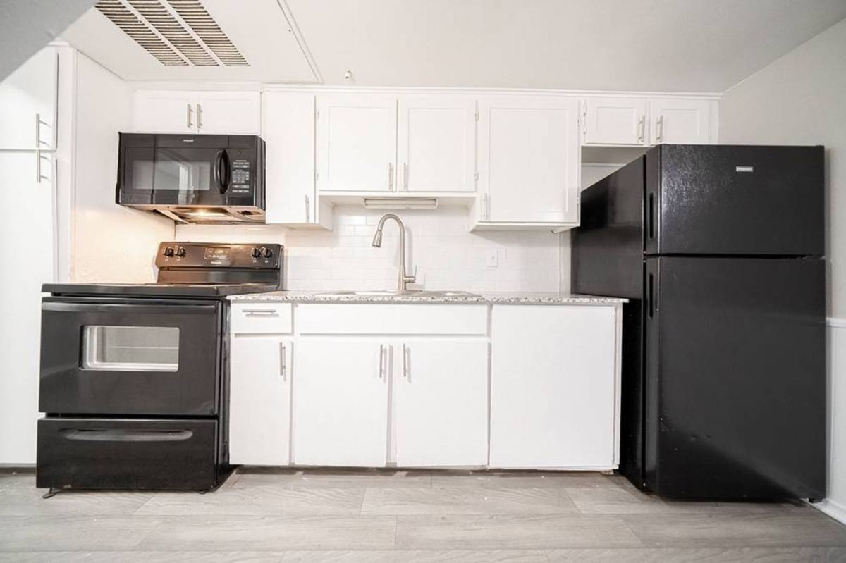 Apartment for rent at 3311 S Vernon Ave, Dallas, TX 75224
