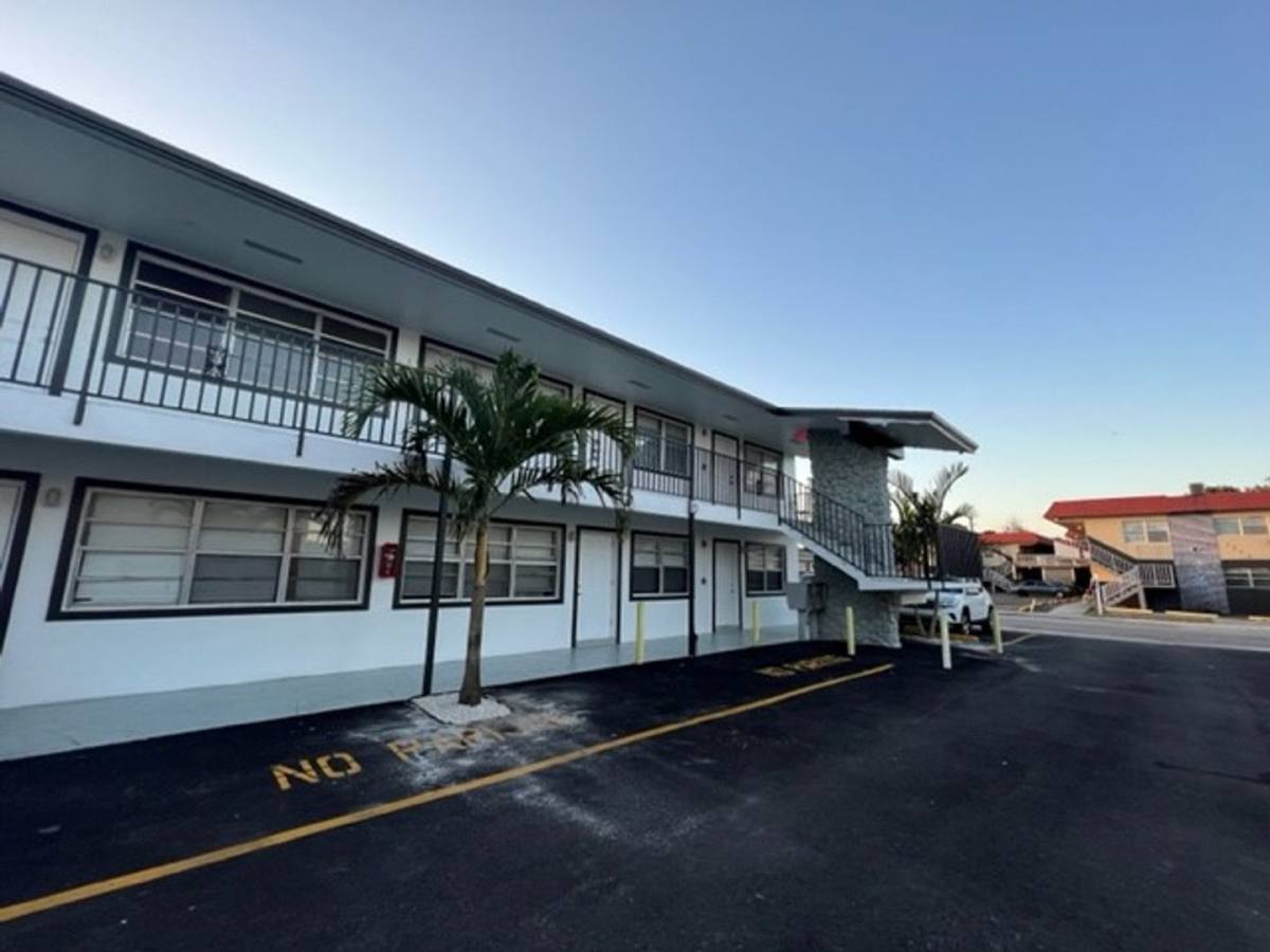 Apartment for rent at 2300, 2309 & 2319 Madison St, Hollywood, FL 33020