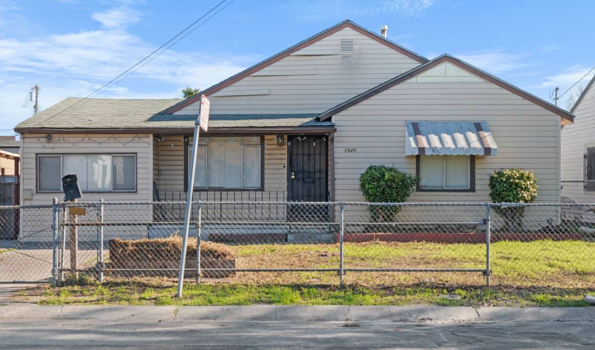 House for rent at 9920 Hesket Rd, Oakland, CA 94603