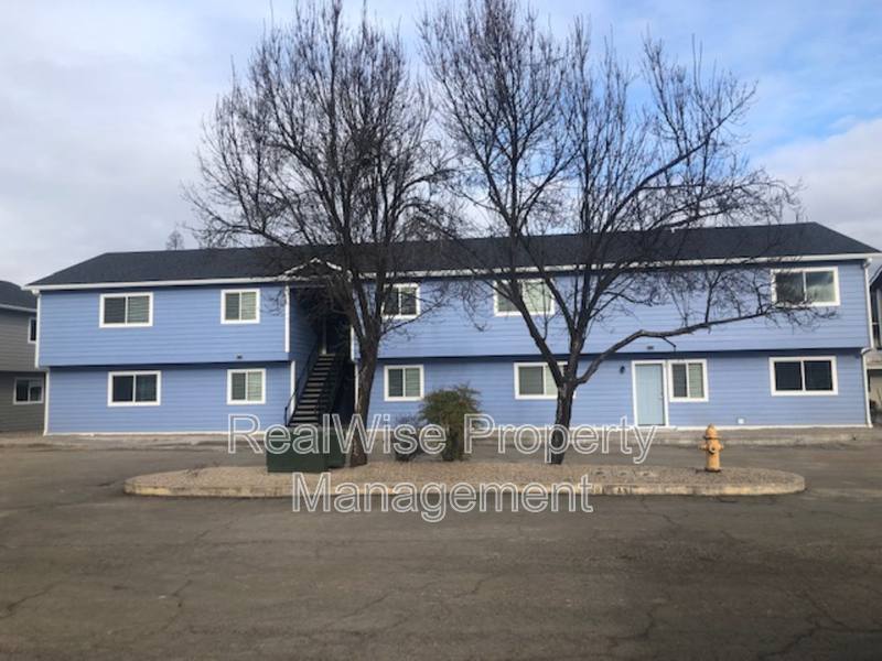 Apartment for rent at 224 Cheryl Lane #9, Phoenix, OR 97535