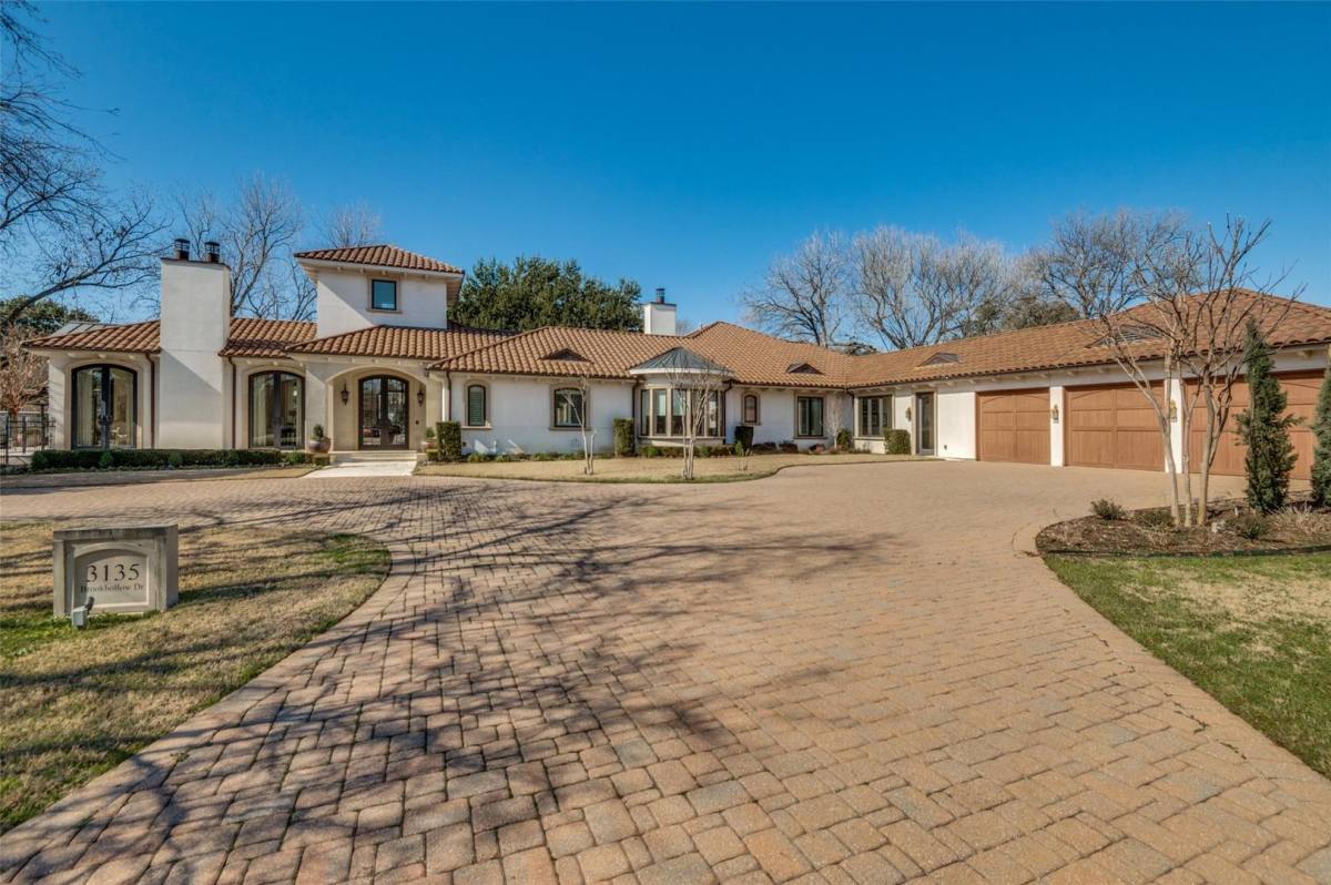 House for rent at 3135 Brookhollow Dr, Dallas, TX 75234