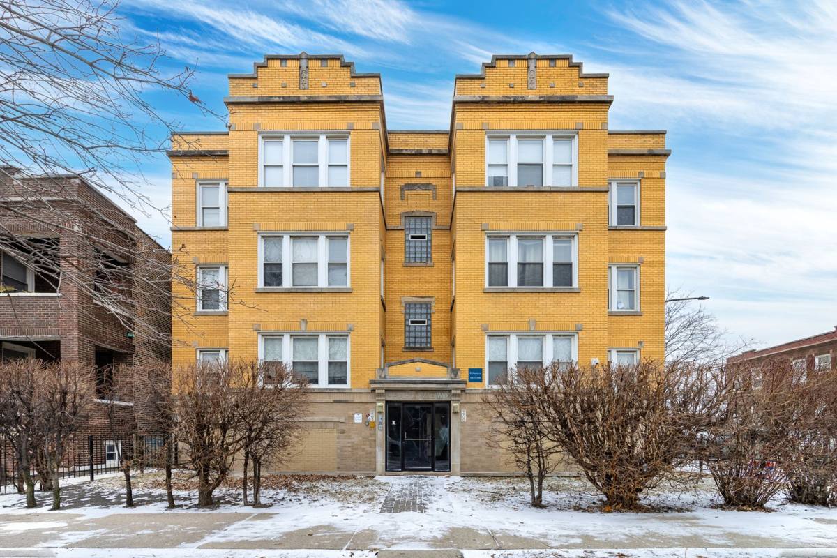 Apartment for rent at 1900 S 51st Ave 5111 W 19th St Bmt #BMT, Cicero, IL 60804