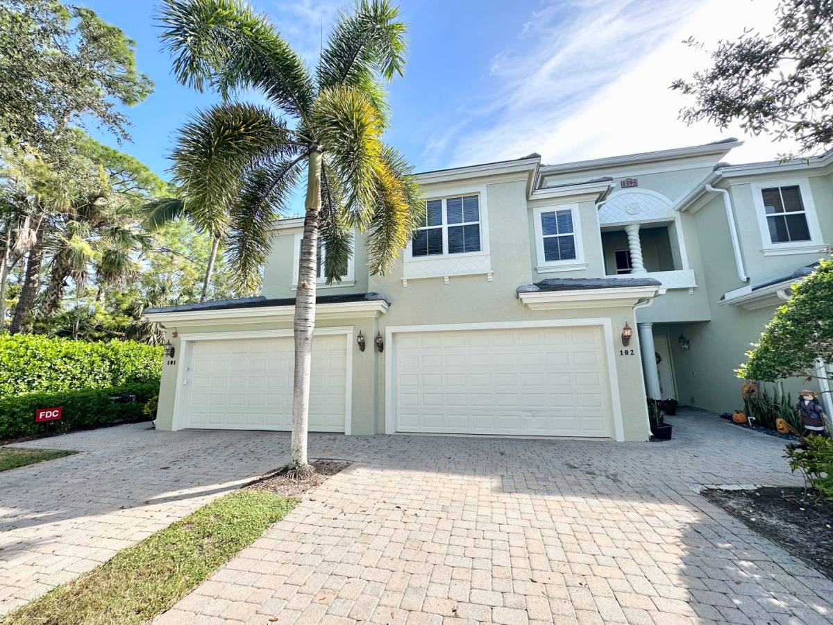 Townhouse for rent at 1395 Mariposa Circle, Naples, FL 34105