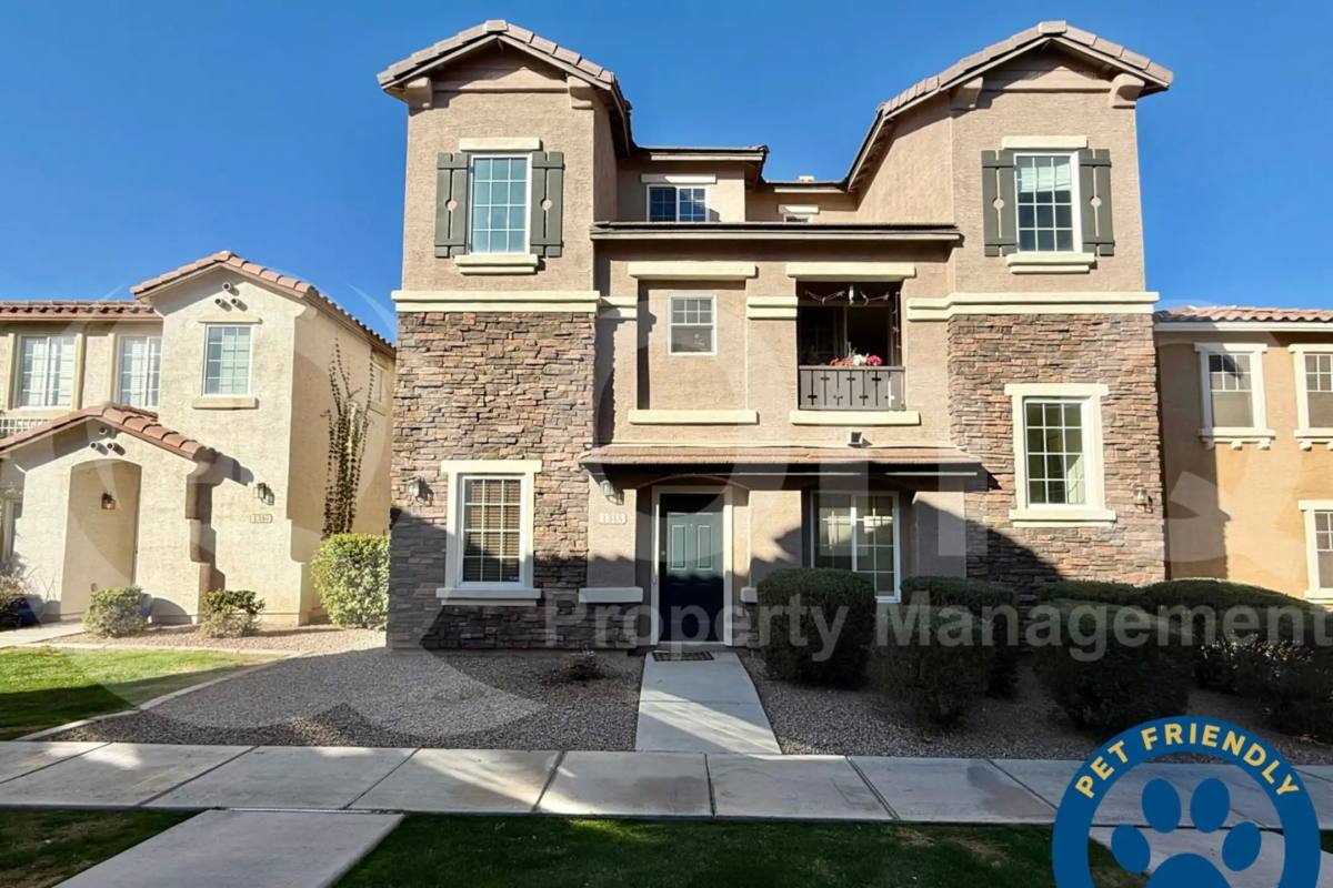 Townhouse for rent at 1348 S Sabino Dr, Gilbert, AZ 85296