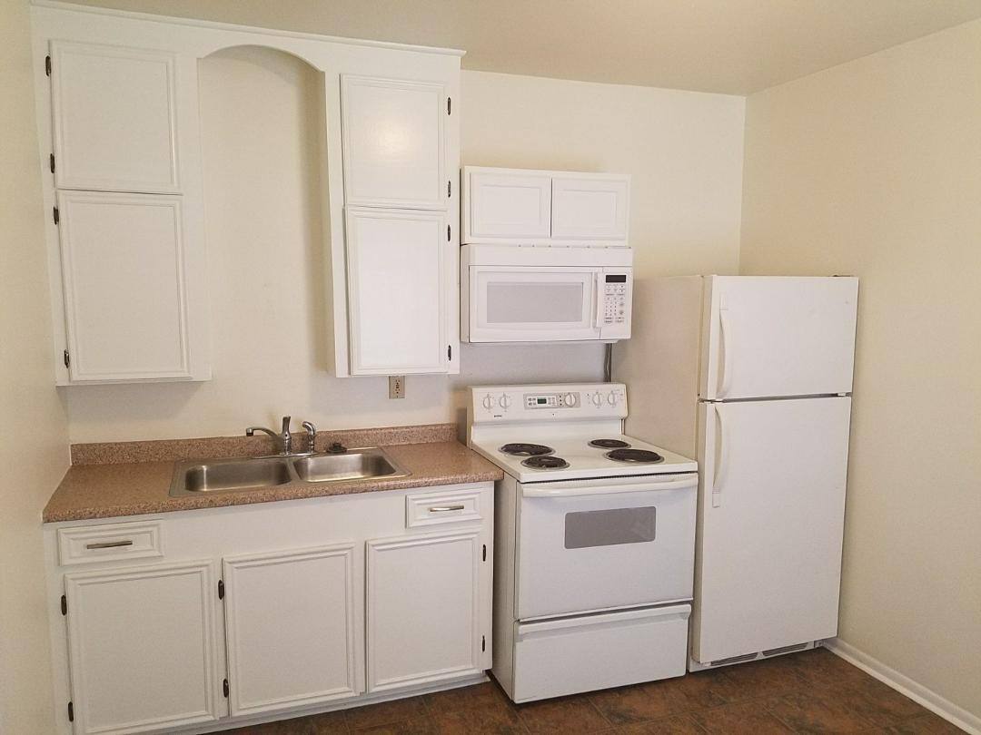 Apartment for rent at 2606 Ave L, Galveston, TX 77550