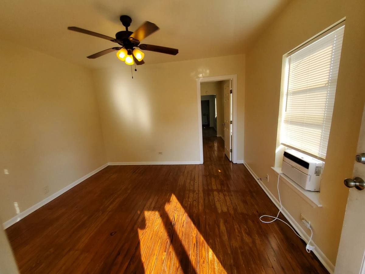 Apartment for rent at 2606 Ave L, Galveston, TX 77550