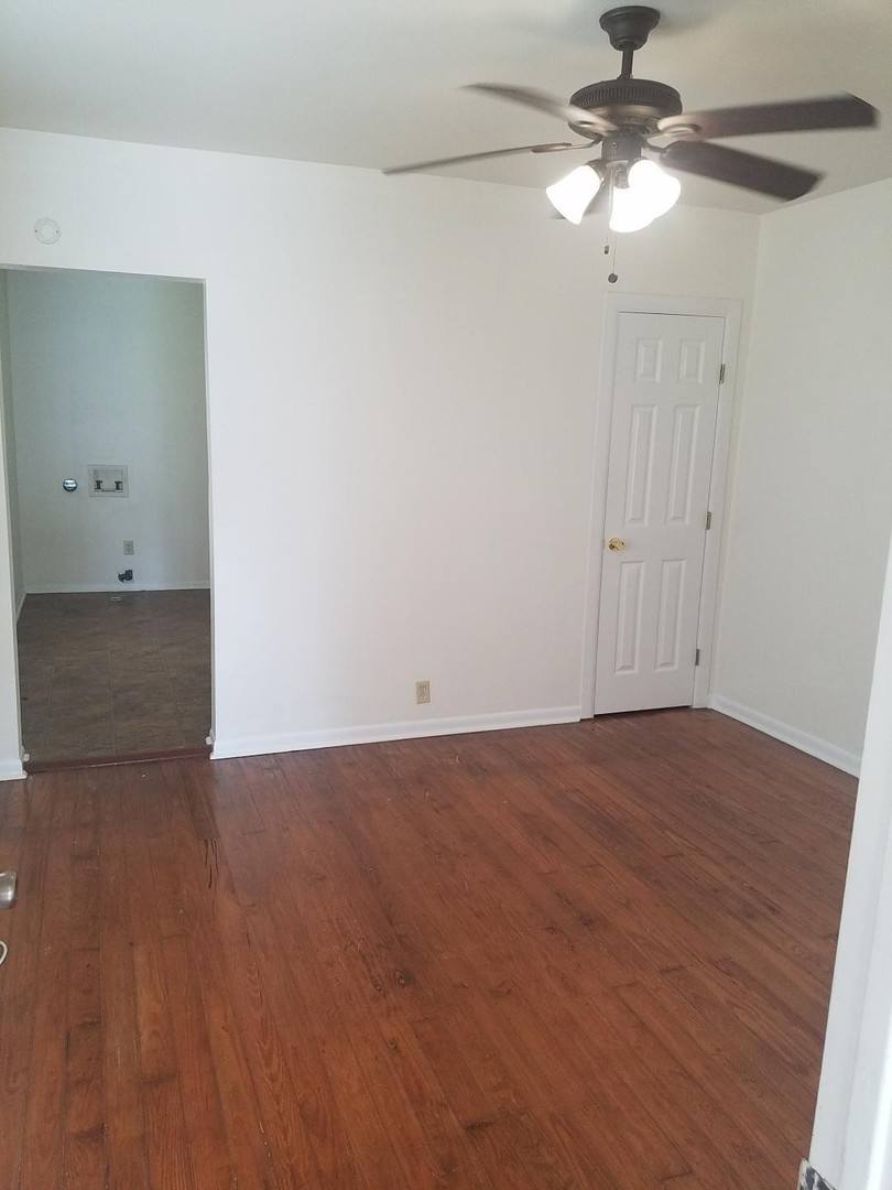 Apartment for rent at 2606 Ave L, Galveston, TX 77550