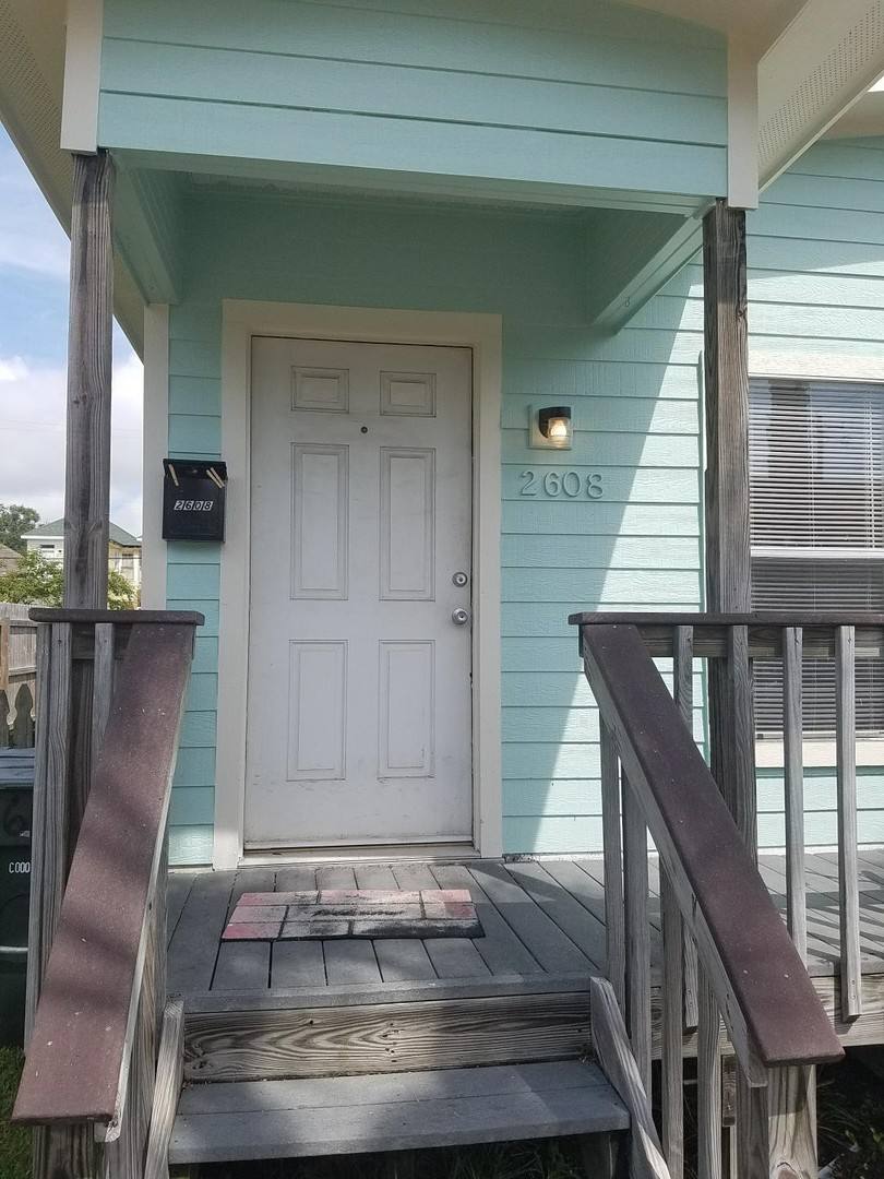 Apartment for rent at 2606 Ave L, Galveston, TX 77550