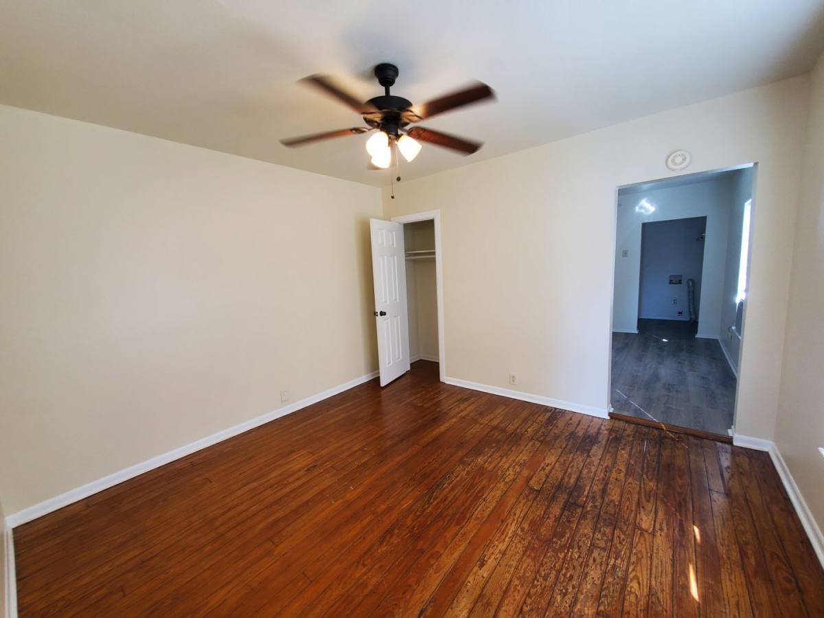 Apartment for rent at 2606 Ave L, Galveston, TX 77550