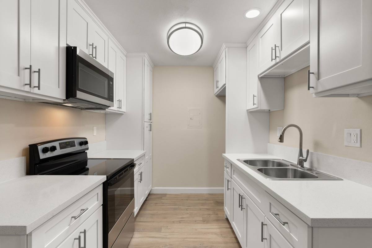 Apartment for rent at 8112 Magnolia Ave, Riverside, CA 92504