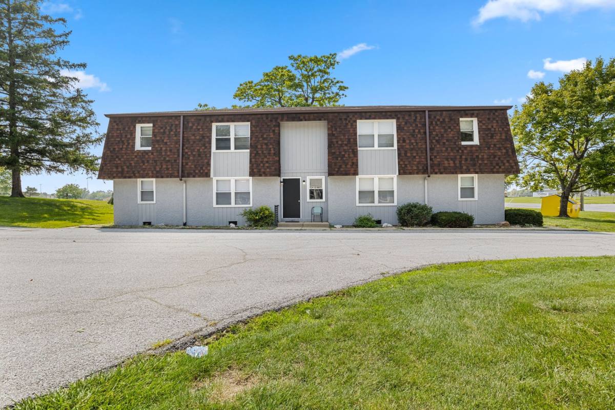 Apartment for rent at 1189-1195 W Lincoln St, Danville, IN 46122