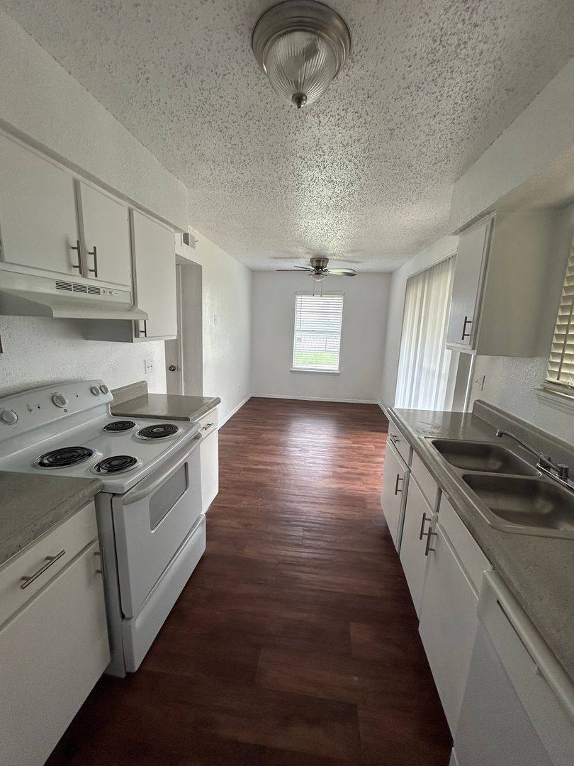 Townhouse for rent at 2600 W I 240 Service Rd, Oklahoma City, OK 73159