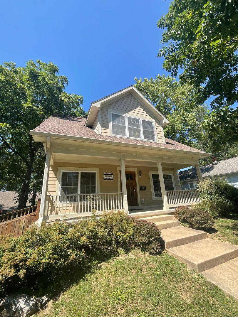 House for rent at 313 E 16th St, Bloomington, IN 47408